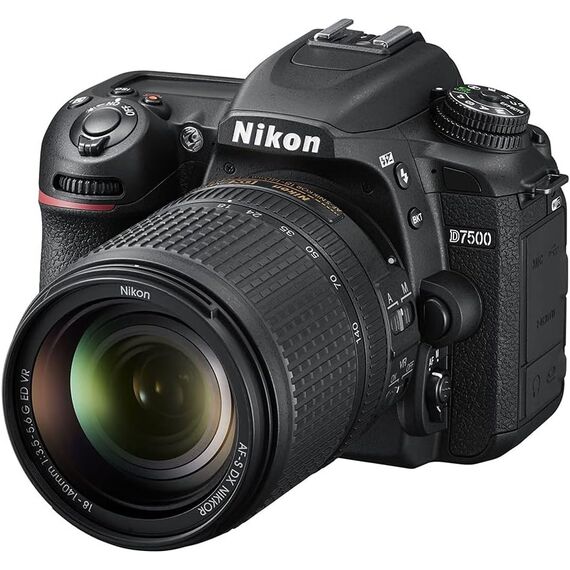 Nikon D7500 + 18-140mm f/3.5-5.6G ED VR