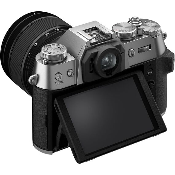 Fujifilm X-T50 Mirrorless con lente XC 15-45mm F/3.5-5.6 (Plata)